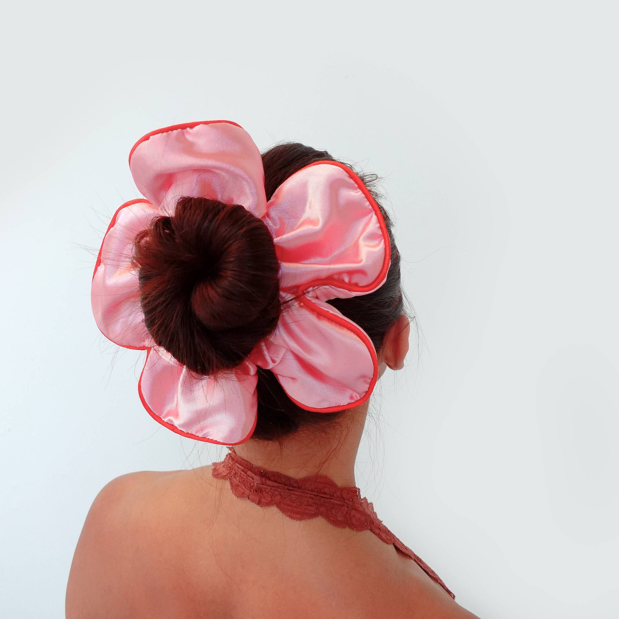 Big Daisy Scrunchie, Pink