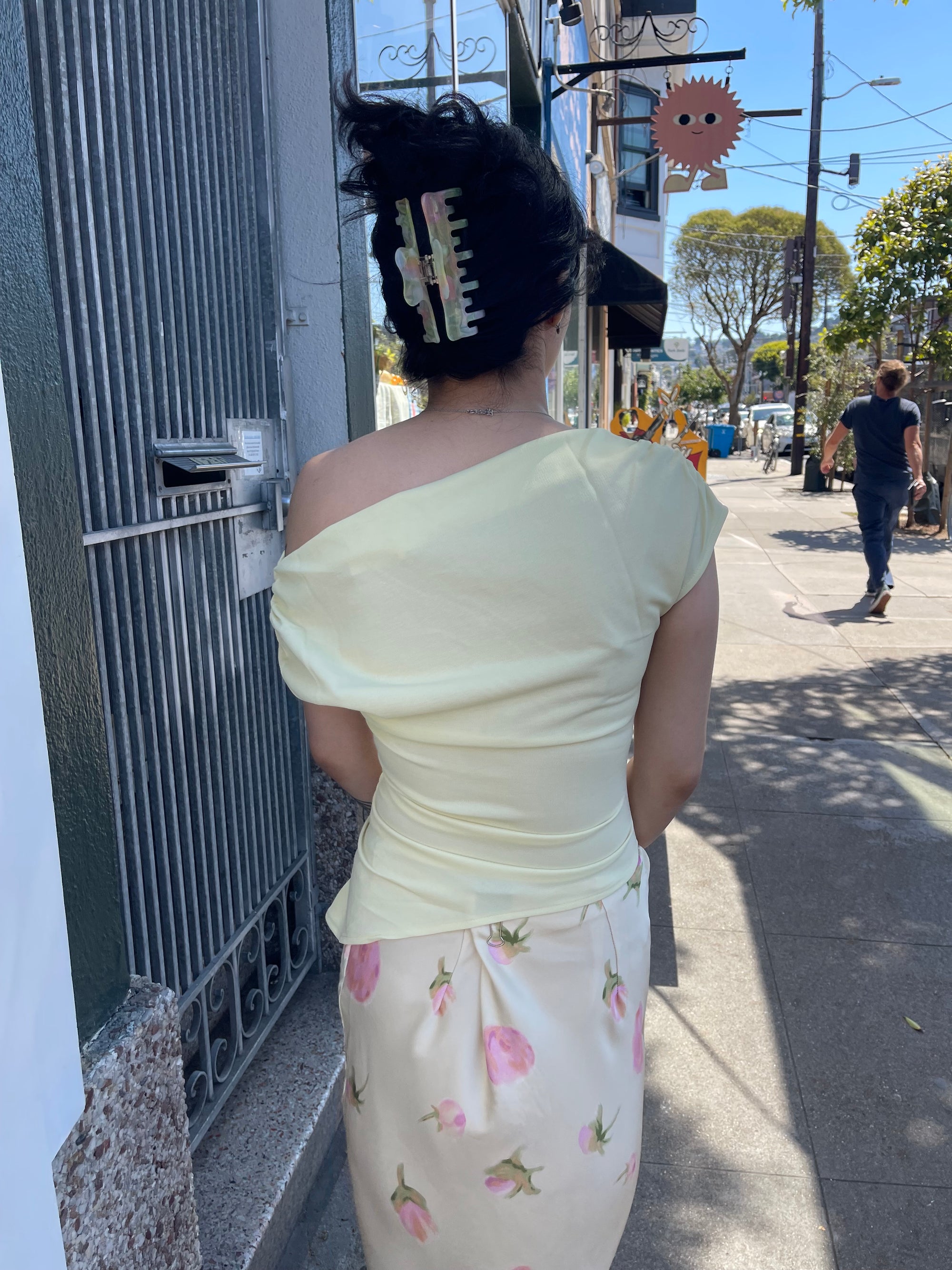 Asymmetrical Top, Eggnog