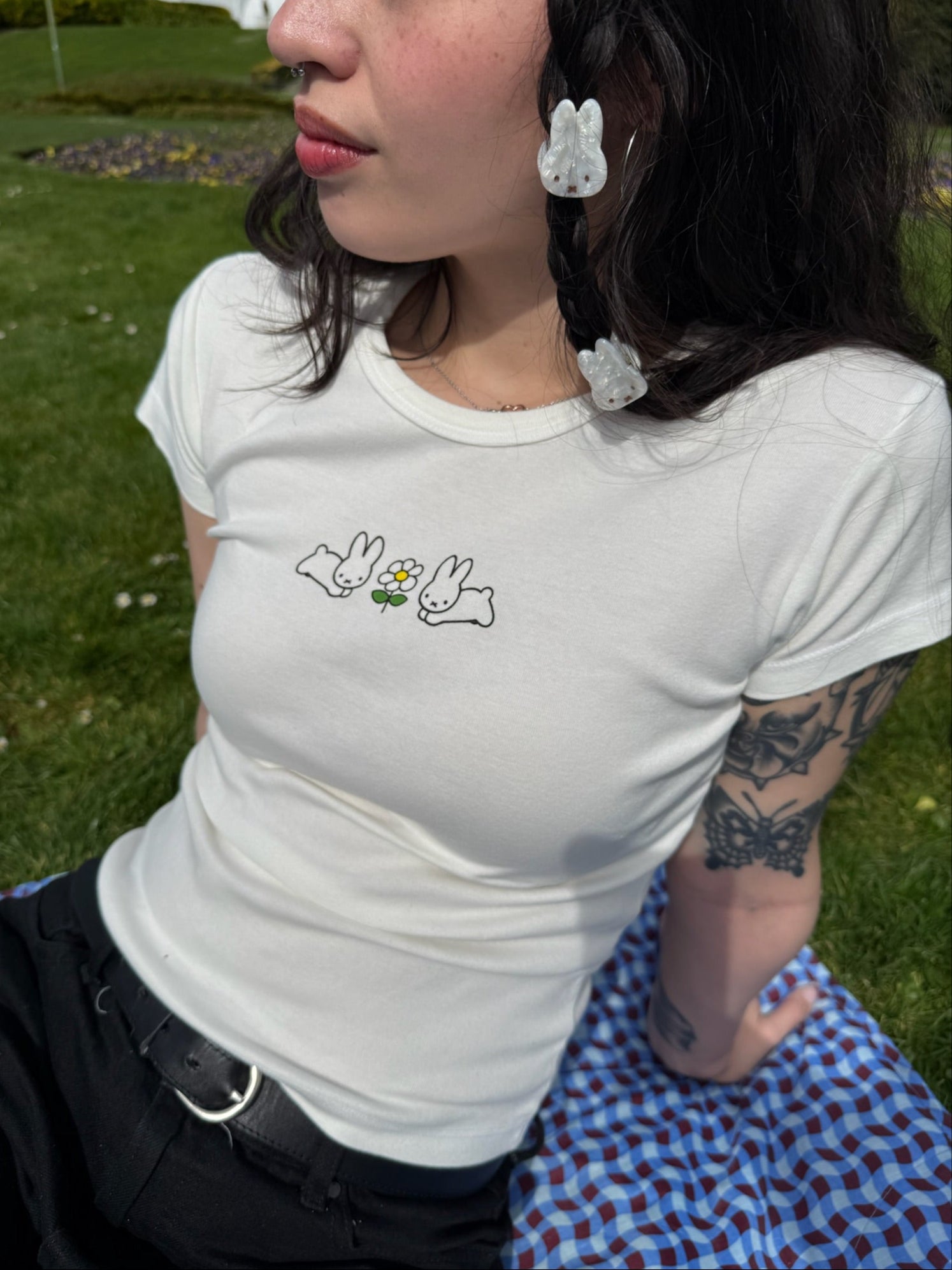 Dick Bruna Rabbit Daisies Adult Tee