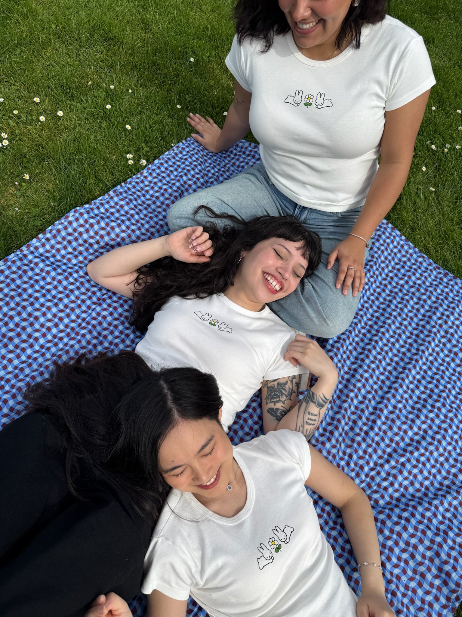 Dick Bruna Rabbit Daisies Adult Tee