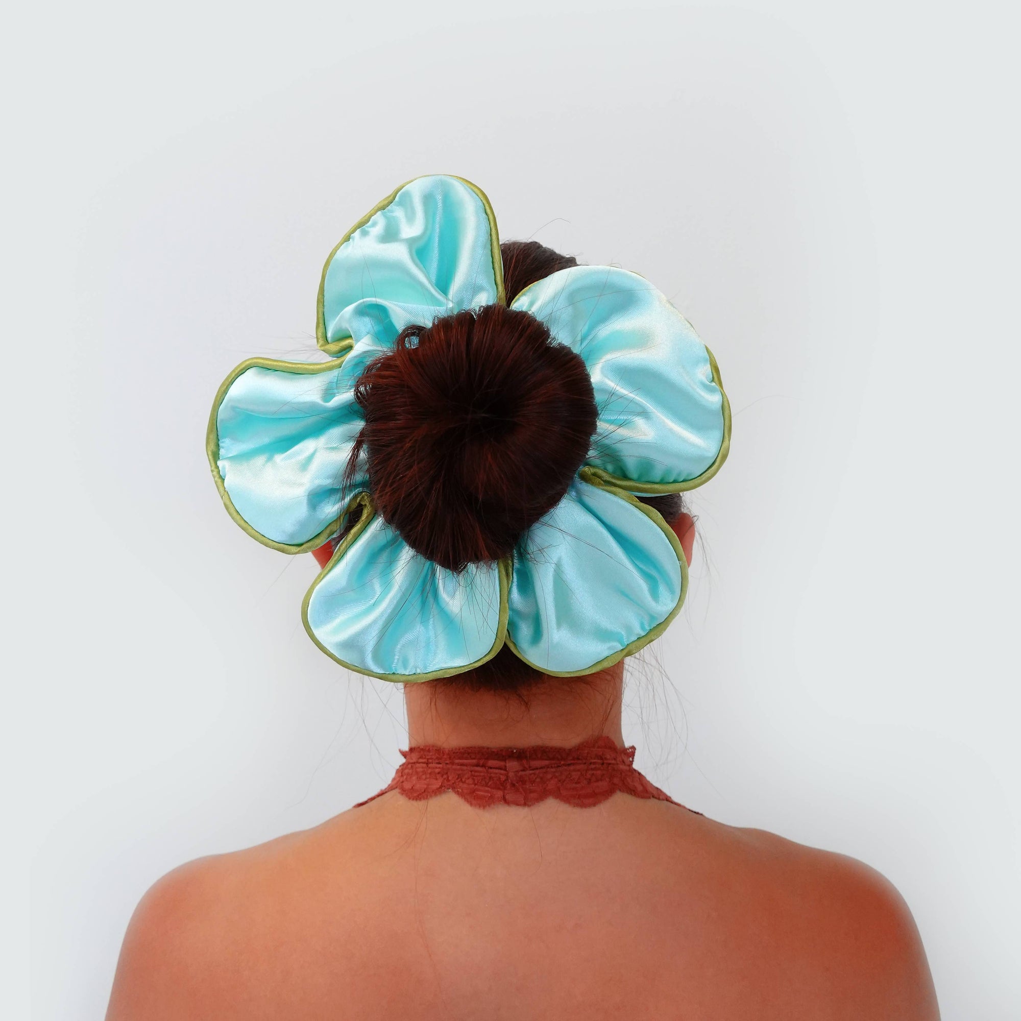 Big Daisy Scrunchie, Blue