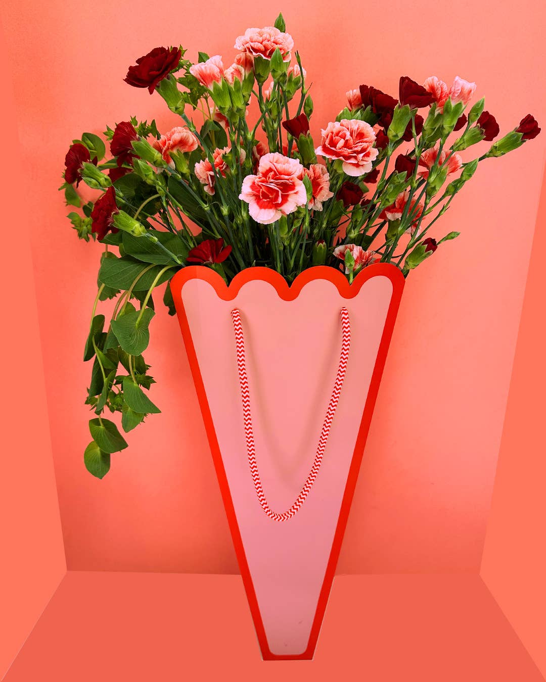 Red/Pink Scallop Bouquet Gift Bag
