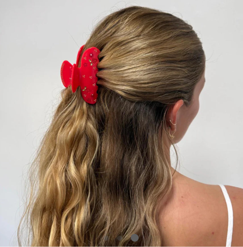 Berry Beach Club Sweetheart Clip