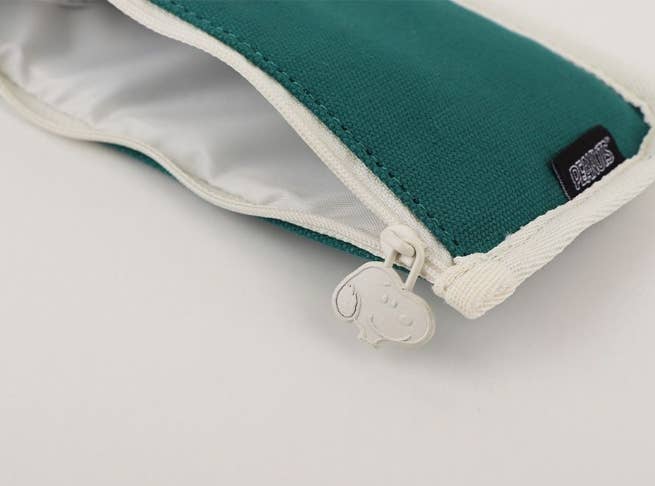 Peanuts Snoopy Slim Pen Pouch, Green