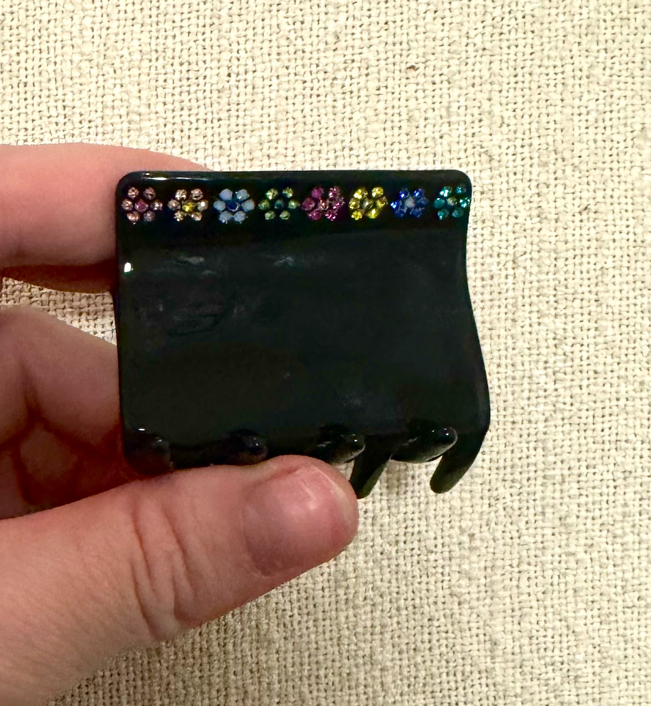 Daisy Gem Hair Claw, Black