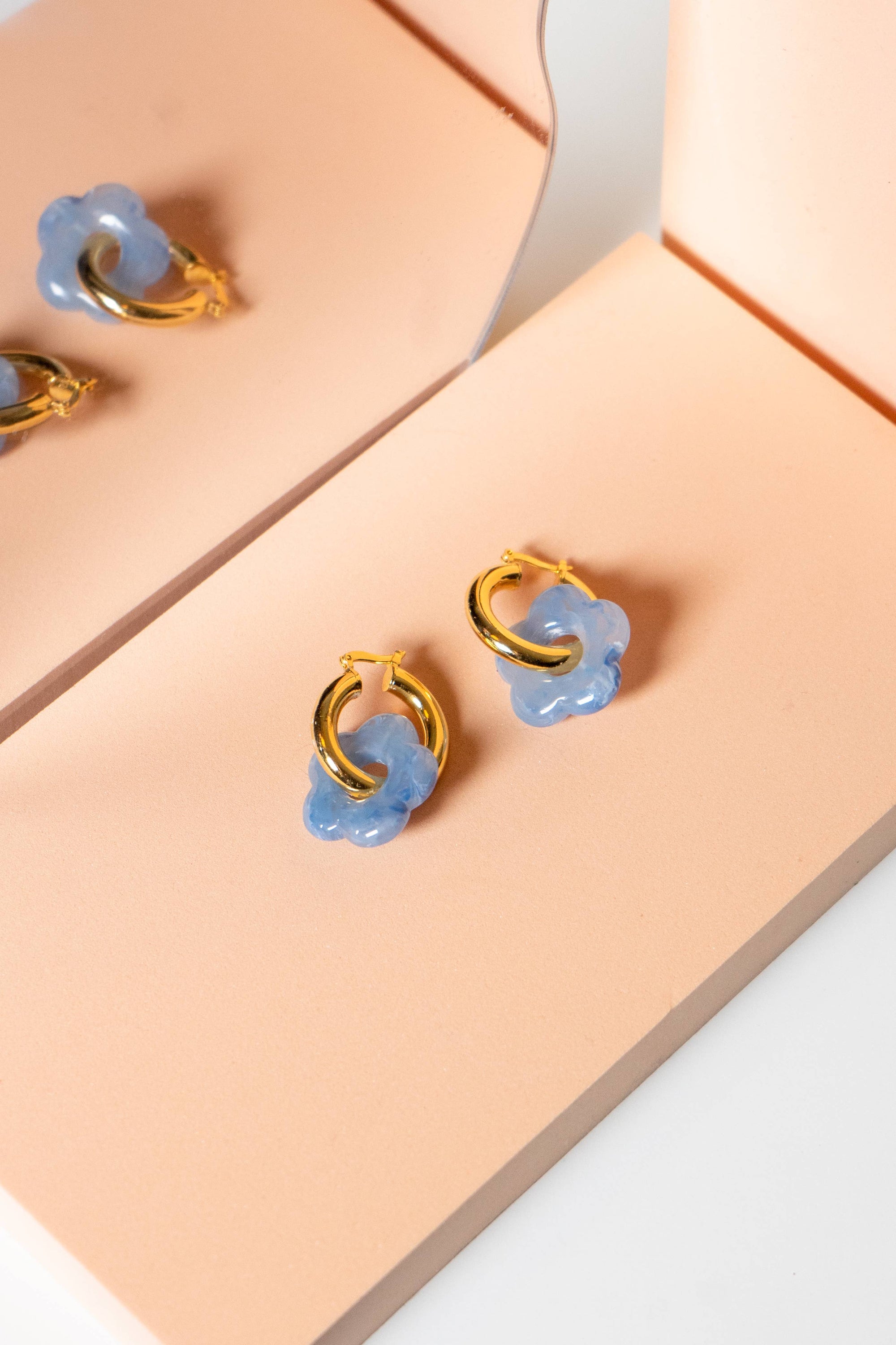 Dazy Nights in Sky, Yellow Gold