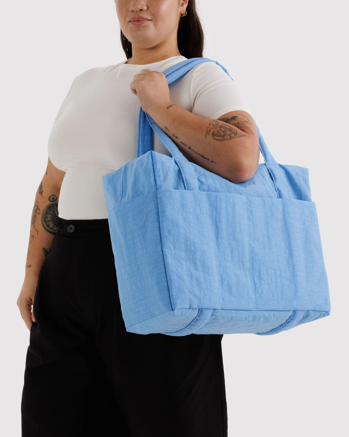 Cloud Carry-On, Piscine