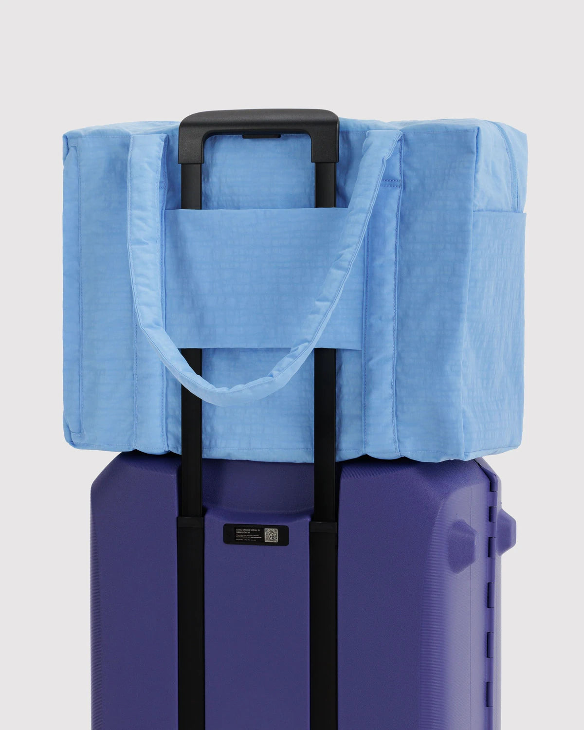 Cloud Carry-On, Piscine