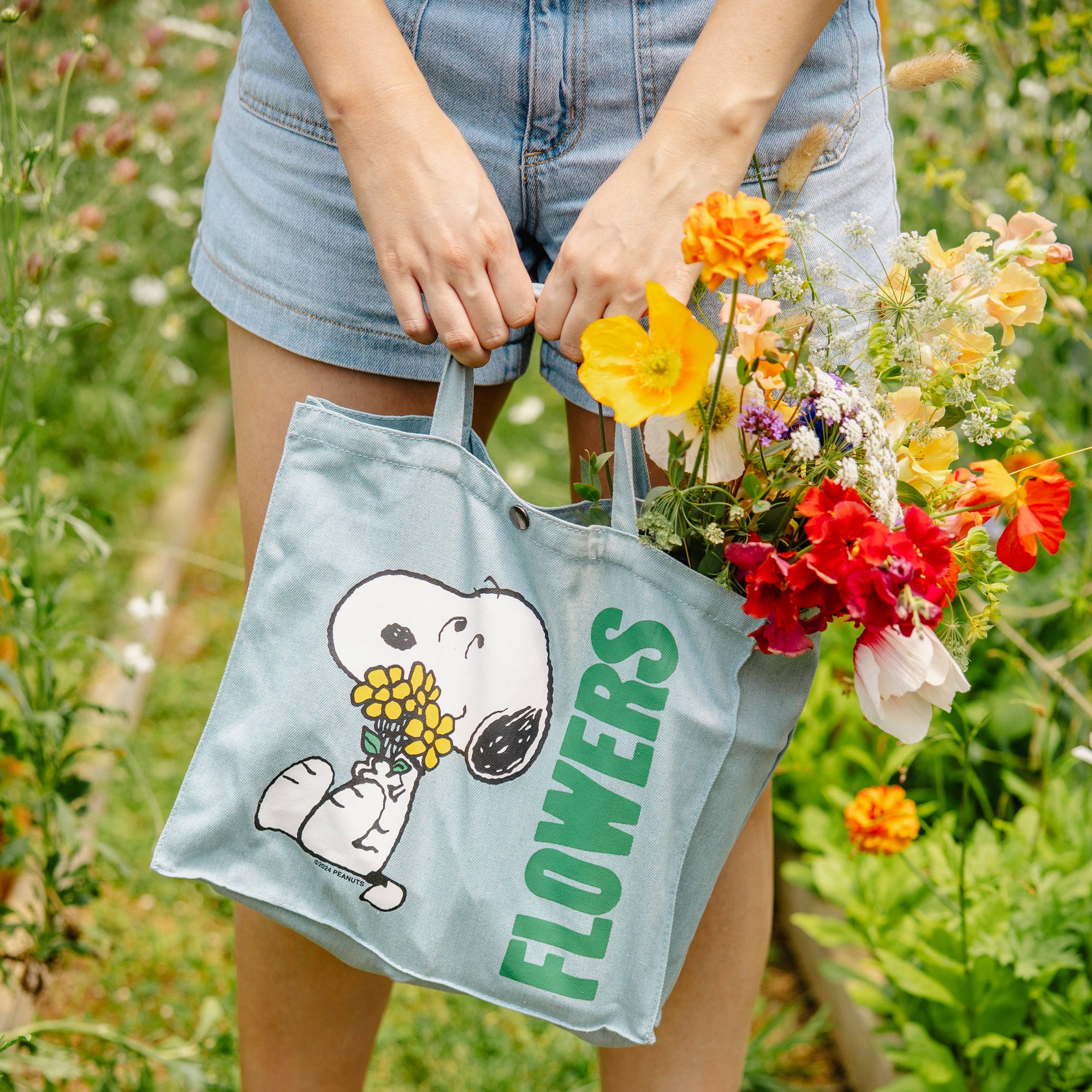 Snoopy Flower Bouquet Market Style Tote