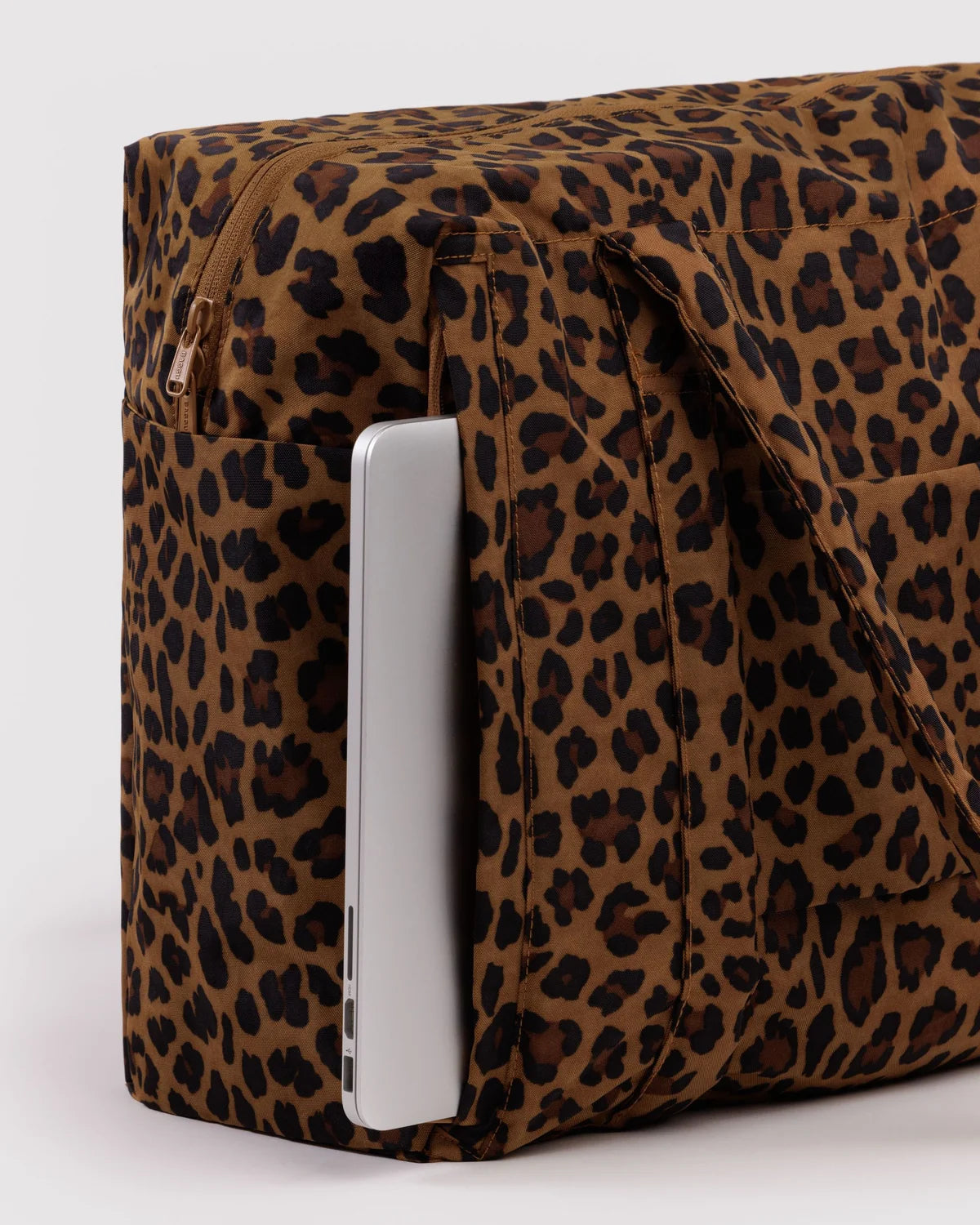 Cloud Carry-On, Leopard