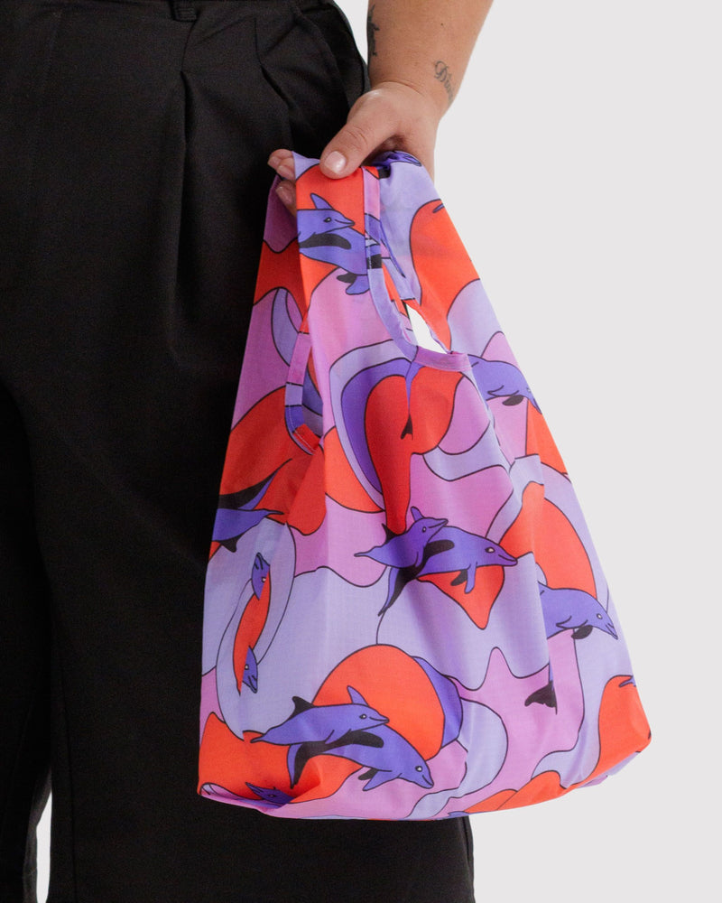 Baby Baggu, Dolphins