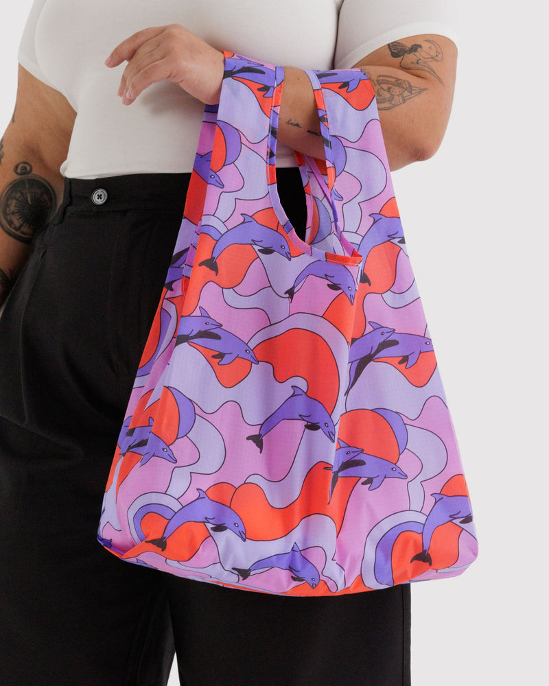 Standard Baggu, Dolphins