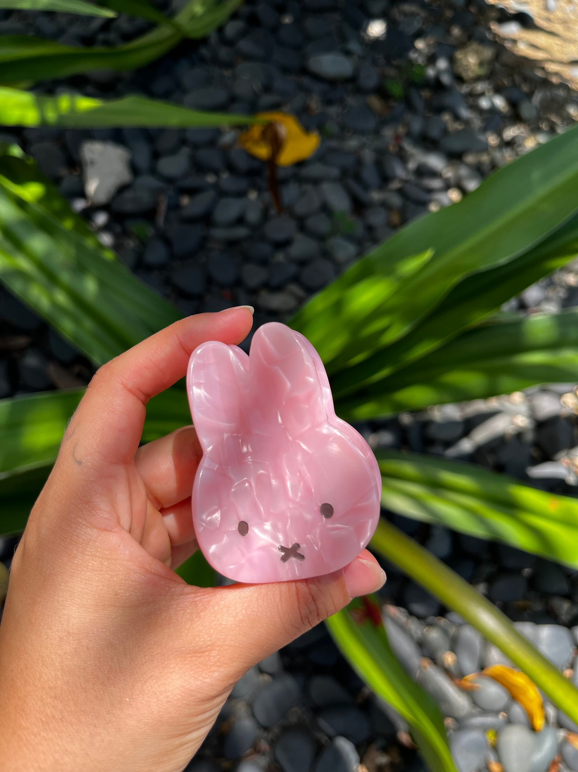 Miffy Pearlized Hair Claw, Classic, Pink