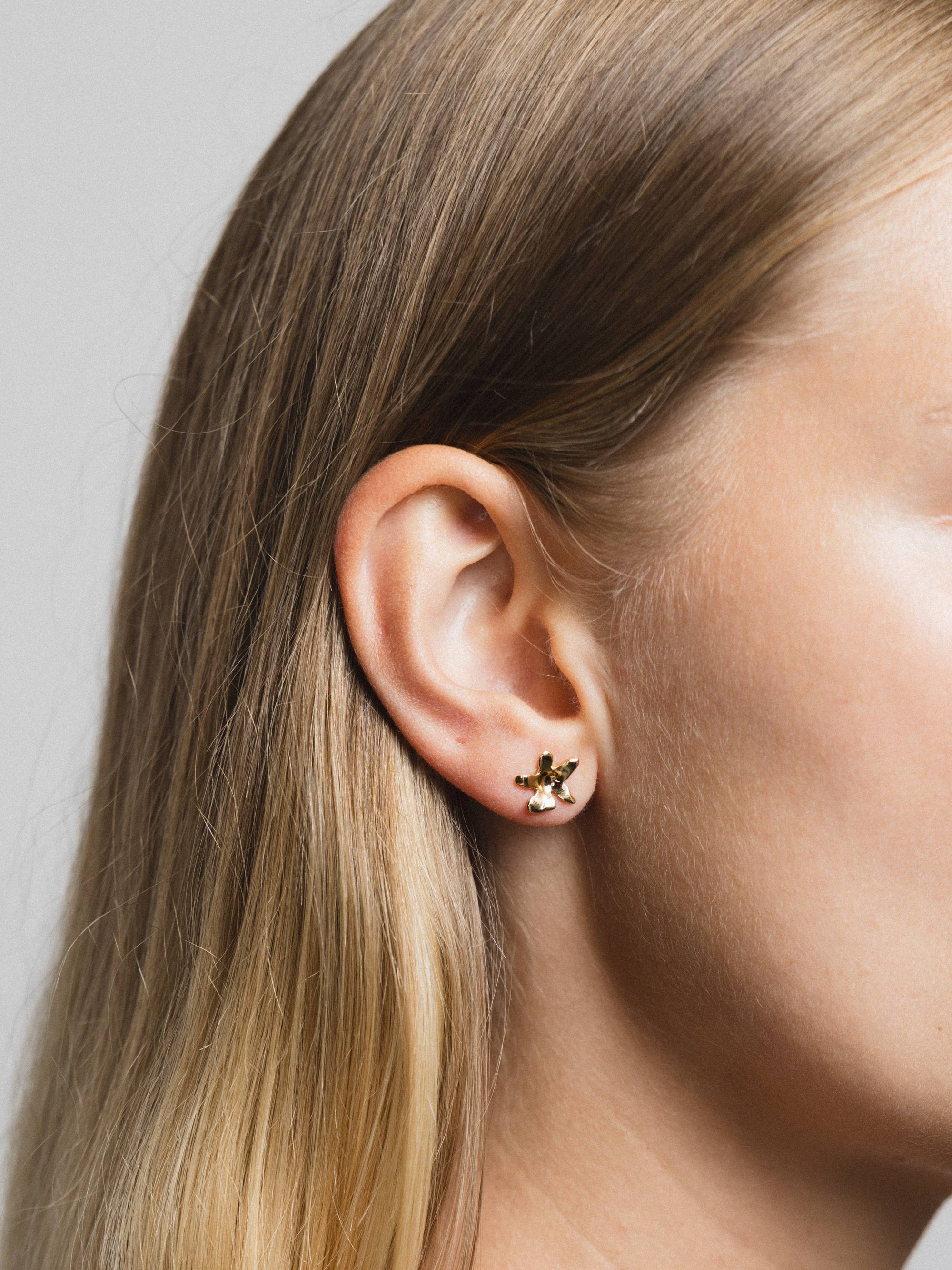 Flower Studs in Gold