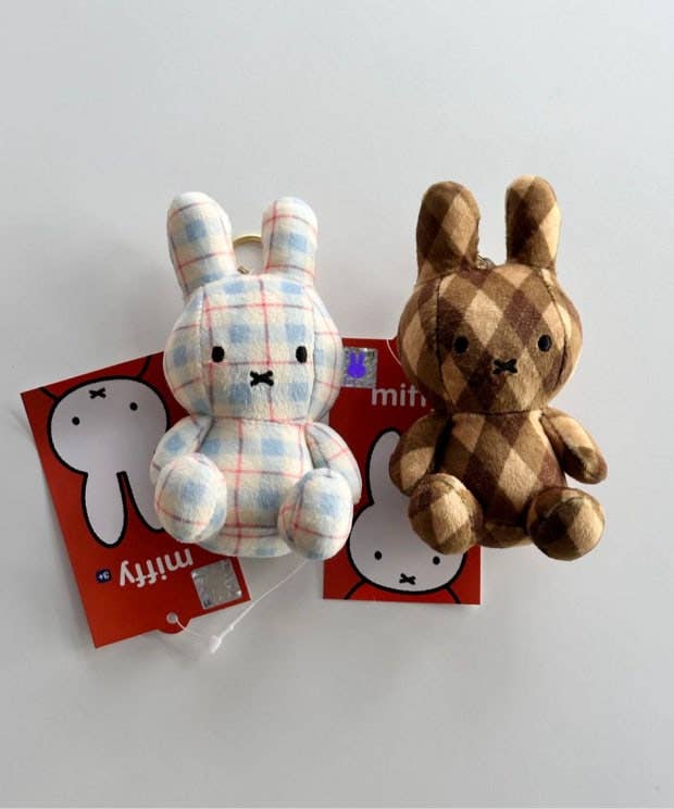 Miffy Keychain, Beige Argyle