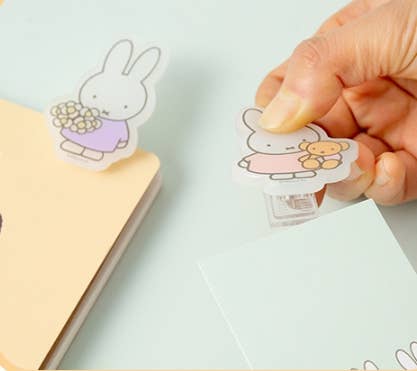 Miffy Deco Acrylic Magnet Clip, Miffy with Flowers