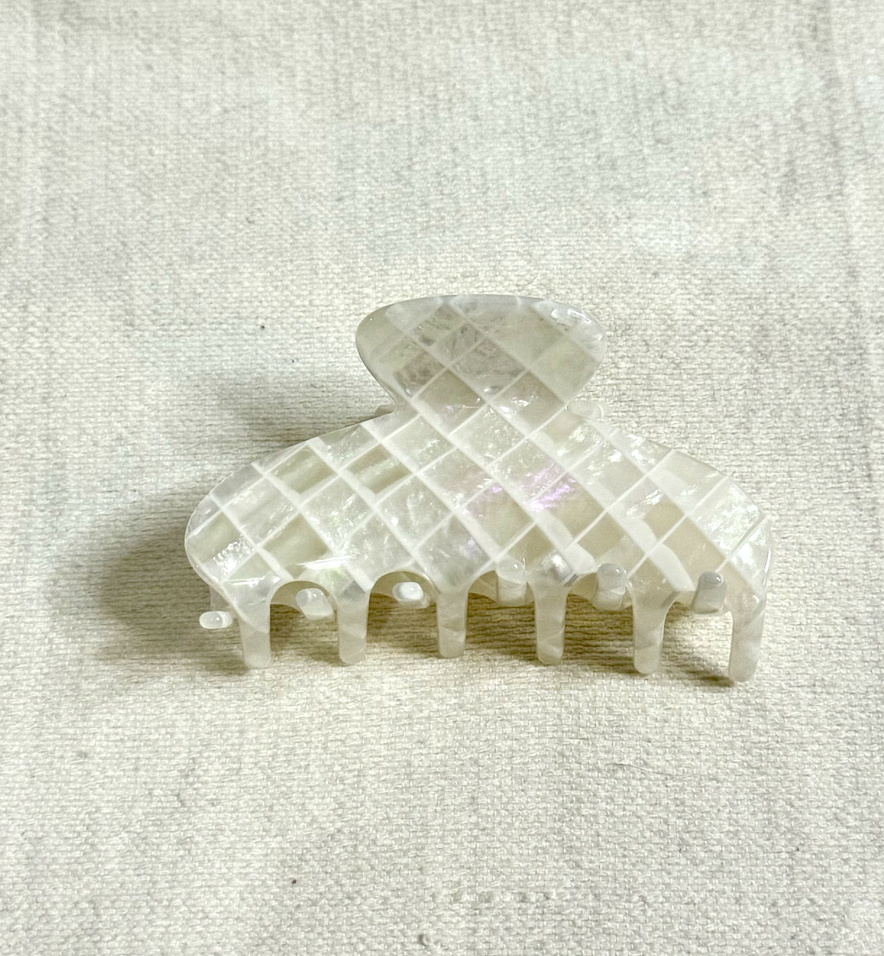 Iridescent Pearl Hair Claw